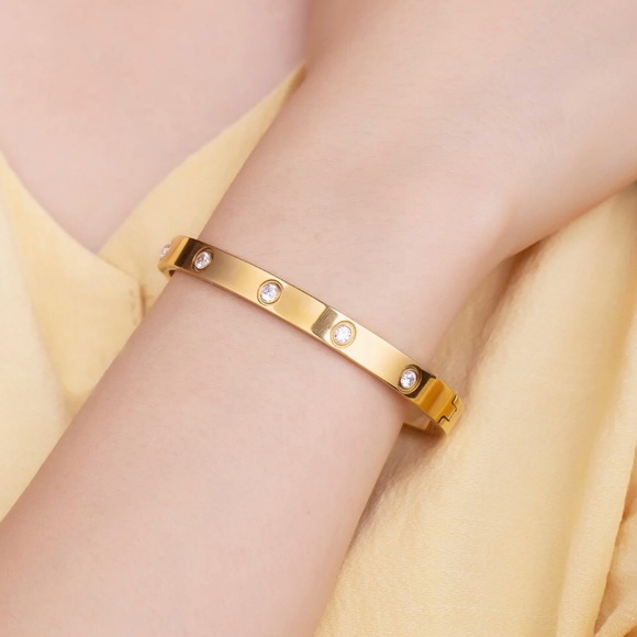 18k Cuff Set in Stone Gem Encrusted Bracelet - Picture 5 of 8